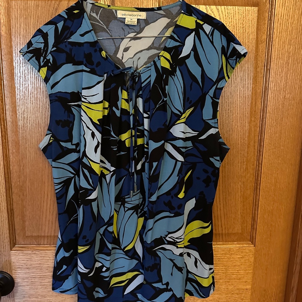 Liz Claiborne Career Sleeveless Top.  Blue/Green with tie front.  Size XL.